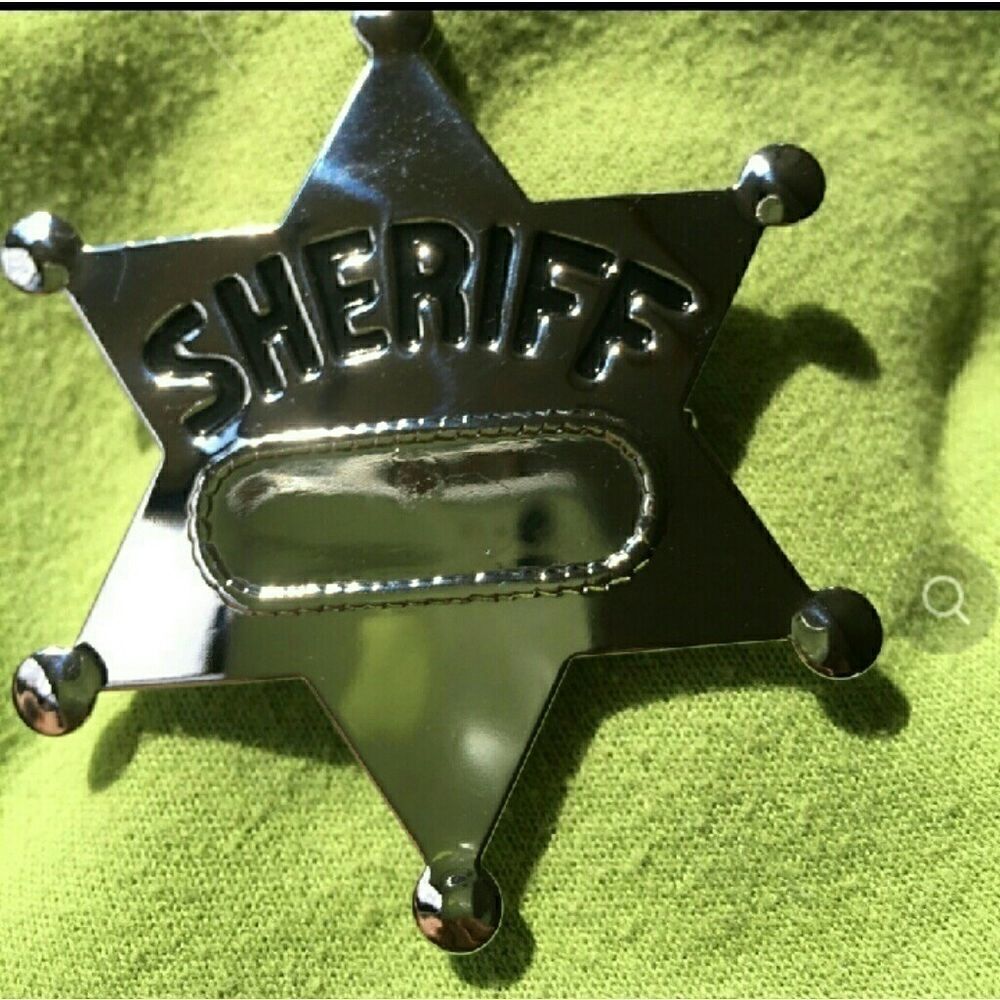 Play sherriffs badge
